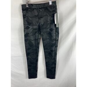 NWT Tractr Girls Pull On Black Camo Pants Size 8